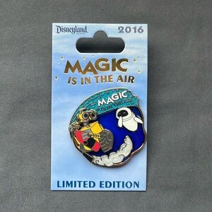 DLR WALL-E & EVE- MAGIC is in the AIR 2016 SERIES LE Pin